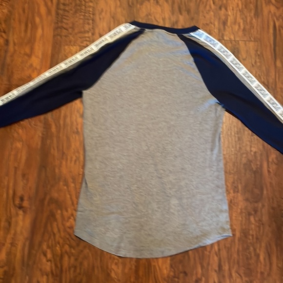 PINK Victoria’s Secret baseball tee - Picture 8 of 8